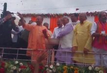 Photo of मेरठ में सीएम योगी ने की कांवड़ियों पर पुष्पवर्षा, बोले- हुड़दंग मचाने, तोड़फोड़ करने वालों पर होगा एक्शन