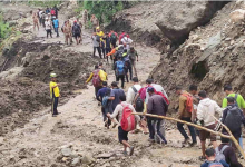 Photo of उत्तराखंड: तीन दिन बाद भी नहीं खुला यमुनोत्री हाईवे, सैकड़ों श्रद्धालु फंसे