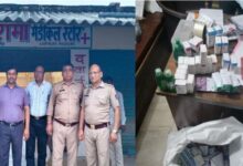 Photo of उत्तर प्रदेश :   इंटर पास का कारनामा…फर्जी डाॅक्टर और अवैध मेडिकल स्टोर, ऐसे होता था इलाज