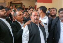 Photo of उत्तर प्रदेश :   वाराणसी में अधिवक्ताओं का विरोध प्रदर्शन