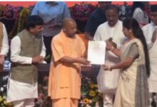 Photo of सीएम योगी ने अनुदेशकों को सौंपे नियुक्ति पत्र