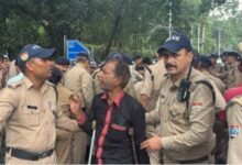 Photo of दिव्यागों का मुख्यमंत्री आवास कूच…जमकर किया प्रदर्शन