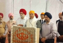 Photo of देहरादून में गुरु नानक देव प्रकाश पर्व मनाया, गुरुद्वारे पहुंचे सीएम धामी