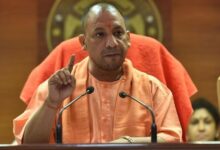 Photo of सीएम योगी की चेतावनी: आदतन यातायात नियम तोड़ने वालों के जब्त हों लाइसेंस, वाहन सीज करें