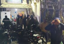 Photo of कुत्तों को खाना खिलाने पर टिप्पणी से हुआ विवाद, दो समुदायों के युवक आपस मे भिड़े