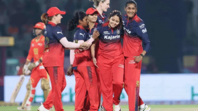 Photo of  लगातार पांचवीं जीत के साथ आरसीबी ने प्लेऑफ में बनाई जगह, गुजरात को मिली करारी हार