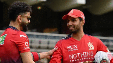 Photo of विराट कोहली ने RCB प्‍लेयर्स को किया मोटिवेट; बताया कैसे जीत सकते हैं दूसरी ट्रॉफी