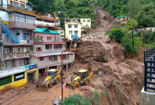 Photo of हिमाचल में बारिश बनी आफत, चंबा में भूस्खलन से मची तबाही; 15 से ज्यादा वाहन मलबे में दबे