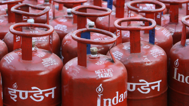 Photo of LPG Gas Cylinder Price Today: घरेलू और कमर्शियल गैस सिलेंडर के नए रेट जारी, घर से निकलने से पहले जान लें अपने शहर की कीमत