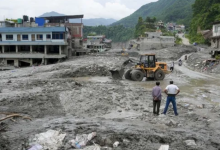 Photo of  नेपाल त्रासदी के बीच टीचर ने कैसे बचाई हजारों बच्चों की जान