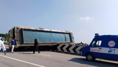 Photo of Karnataka Bus Accident: गोवा से लौट रही बस चित्रदुर्ग में पलटी, 3 नर्सिंग छात्रों समेत 5 की मौत