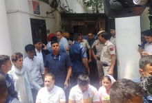 Photo of Rahul Gandhi Protest: ‘FIR दर्ज हो, हम चले जाएंगे’, पैलेट गन मामले में DCP ऑफिस के बाहर राहुल गांधी का धरना