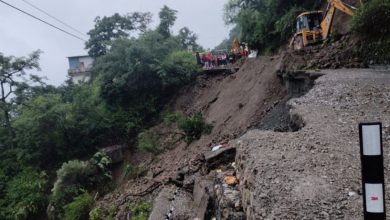 Photo of उत्तराखंड: मसूरी-देहरादून मार्ग पर पानीवाला बैंड के पास भू-धंसाव