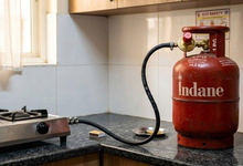 Photo of LPG Cylinder Price: दिल्ली में ₹942, मुंबई में ₹941.50, जानें आपके शहर में घरेलू गैस सिलेंडर के नए दाम