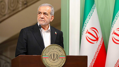 Photo of Iran News: अमेरिका को ईरान के राष्ट्रपति की चेतावनी, रूस और BRICS के बढ़ते प्रभाव का किया जिक्र; यमन में जारी हिंसक झड़पें