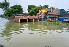 Photo of बिहार में बाढ़ का कहर: गंगा समेत 8 नदियां खतरे के निशान से ऊपर, दरधा नदी का तटबंध टूटा