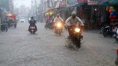 Photo of Weather Update: दिल्ली-NCR, यूपी-बिहार समेत कई राज्यों में फिर सक्रिय मानसून, भारी बारिश का अलर्ट