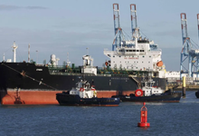 Photo of Russian Oil : रूस पर प्रतिबंधों के बावजूद रूसी तेल से बने ईंधन का निर्यात 43 प्रतिशत बढ़ा, भारत की रिफाइनरियां चर्चा में