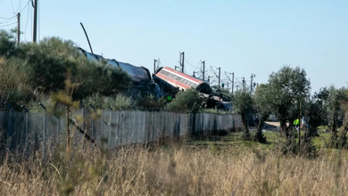 Photo of Spain Train Crash : तेज रफ्तार ट्रेनों की भिड़ंत, घटनास्थल से सामने आईं चौंकाने वाली खबरें