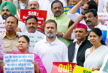 Photo of CEC Protest: ज्ञानेश कुमार के इस्तीफे पर घमासान, राष्ट्रपति से मिले राहुल गांधी; सोमवार को सुप्रीम कोर्ट जाएगा विपक्ष