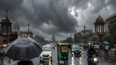 Photo of IMD Weather Alert: यूपी-बिहार समेत कई राज्यों में भारी बारिश और आंधी का अलर्ट, 70 किमी प्रति घंटे की रफ्तार से चल सकती हैं हवाएं